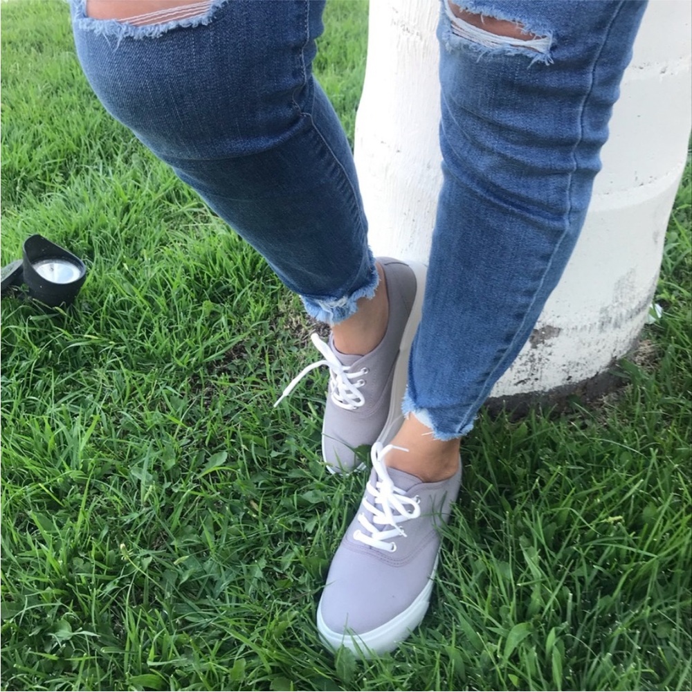 Women’s Gray Classic Canvas Lace Up Low Top Sneakers✨